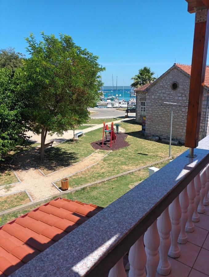 Apartments Martinovic By The Sea Kukljica Ngoại thất bức ảnh