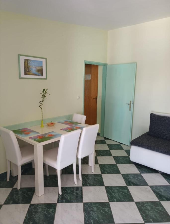 Apartments Martinovic By The Sea Kukljica Ngoại thất bức ảnh