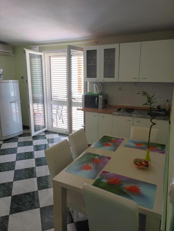 Apartments Martinovic By The Sea Kukljica Ngoại thất bức ảnh