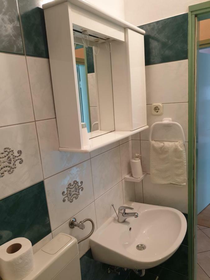 Apartments Martinovic By The Sea Kukljica Ngoại thất bức ảnh